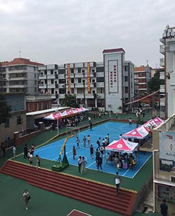 学生报到现场